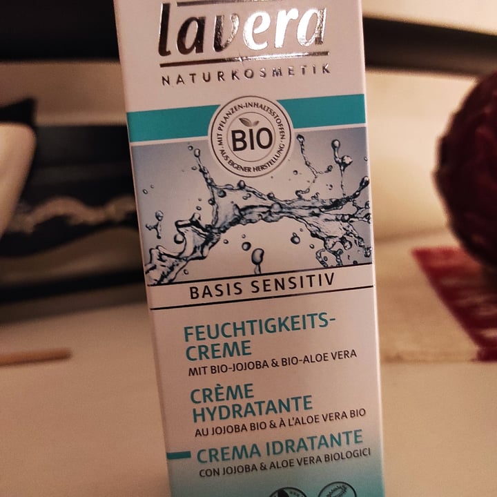 photo of Lavera Naturkosmetik Basis sensitive Reichhaltige Feuchtigkeitscreme shared by @esterrome on  06 May 2022 - review