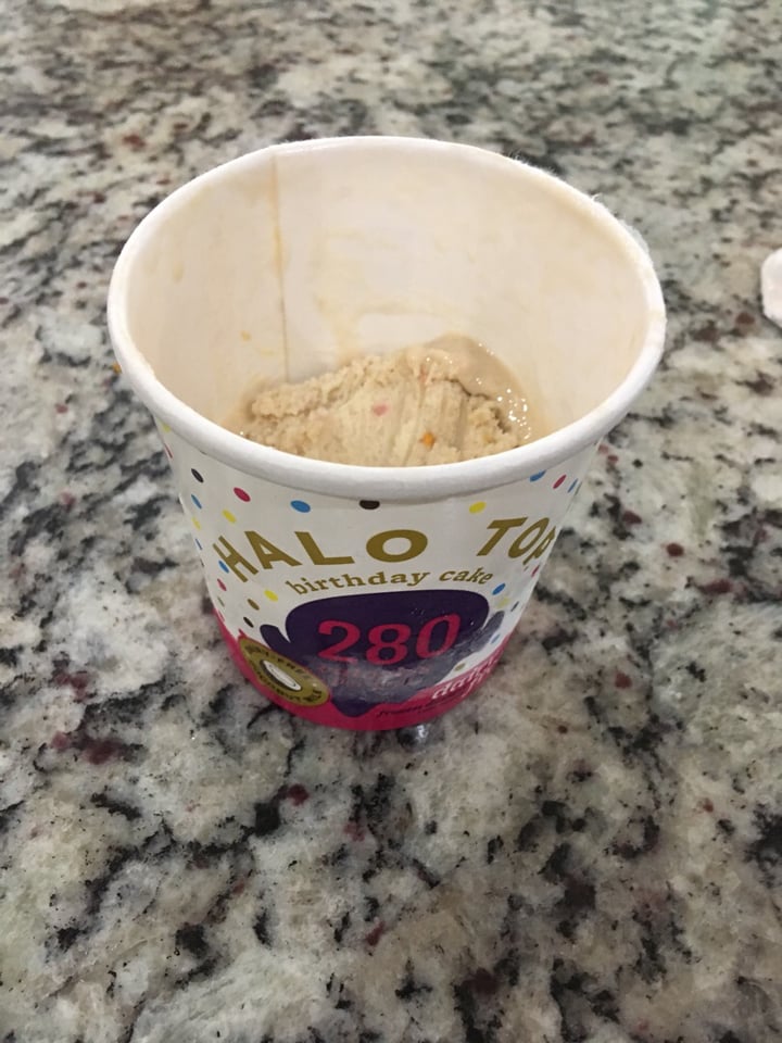 review photo of Halo Top Creamery Birthday Cake Dairy-free shared by @nubsoftheplants on 29 Jun 2019 - review