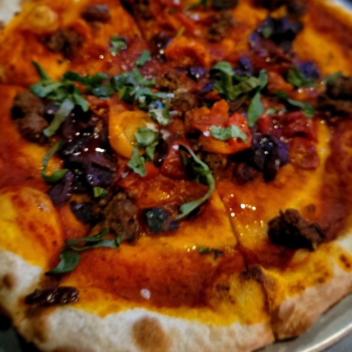 photo of Red Rabbit St. Paul Vegan Impossible Meat Pizza shared by @theplantbasedbeard on  04 Mar 2022 - review