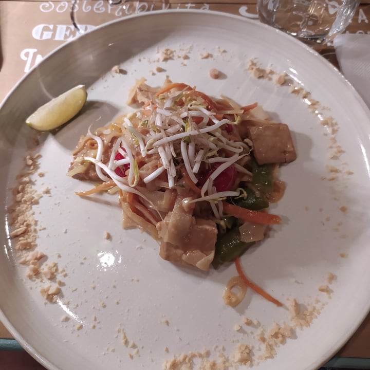 review photo of Sementis Vegan Pad Thai shared by @martinafabrizi on 10 Aug 2022 - review