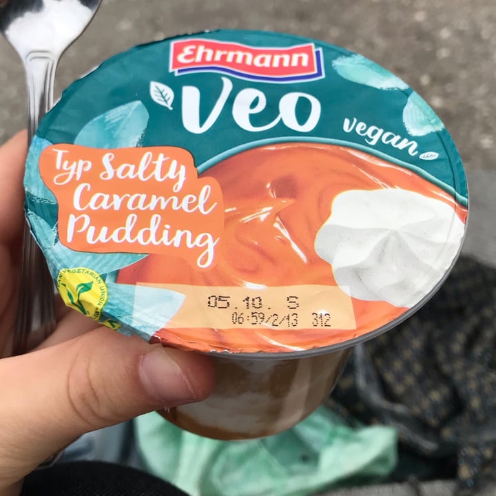 review photo of Ehrmann Veo Vegan Salty Caramel Pudding shared by @strawberrycow on 14 Sep 2021 - review