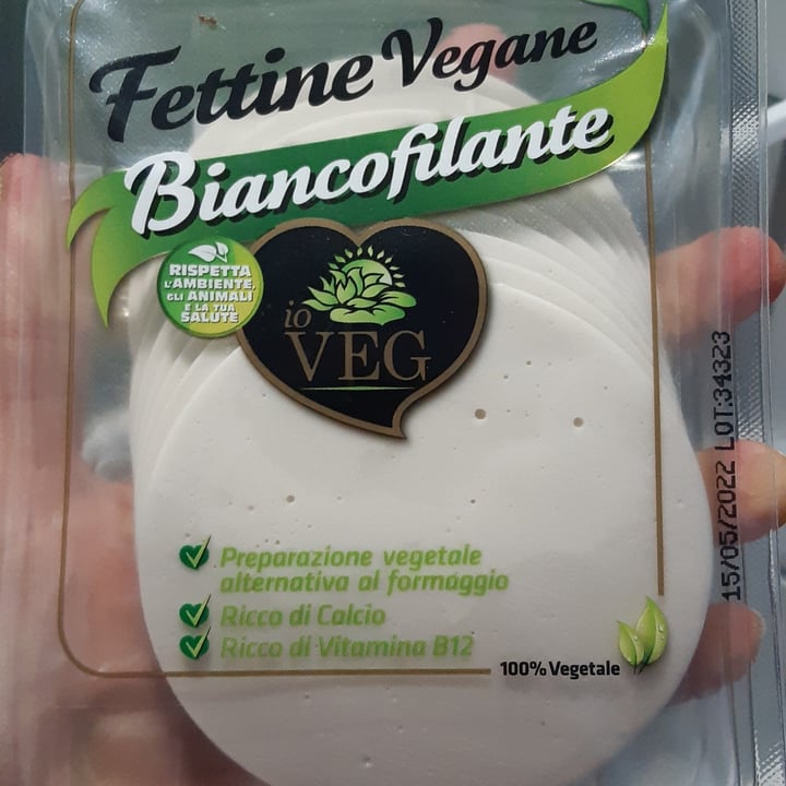 photo of ioVEG Fettine vegane bianco filante shared by @erikarumore on  30 Dec 2021 - review