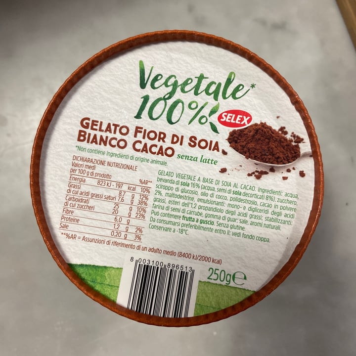 photo of Vegetale 100% Selex Gelato Fior Di Soia Bianco Cacao shared by @chiaranaive on  17 Jun 2022 - review