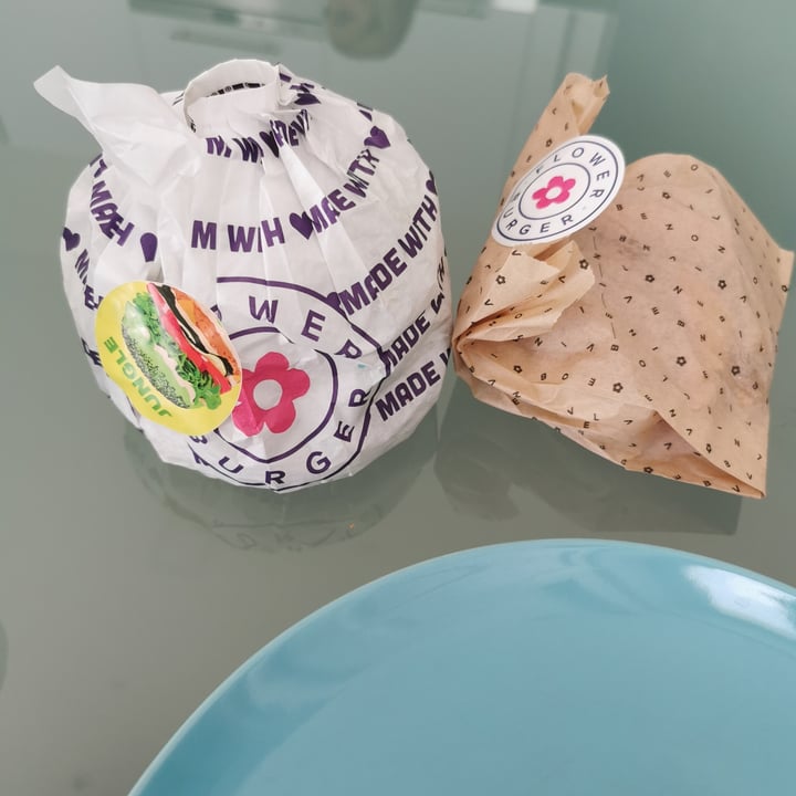 review photo of Flower Burger cherry bomb shared by @jumbino on 30 Jun 2022 - review
