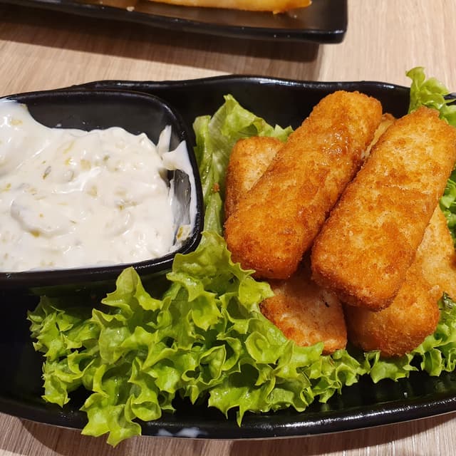 Foto del piatto “Fish Fingers served with Tartar Sauce”