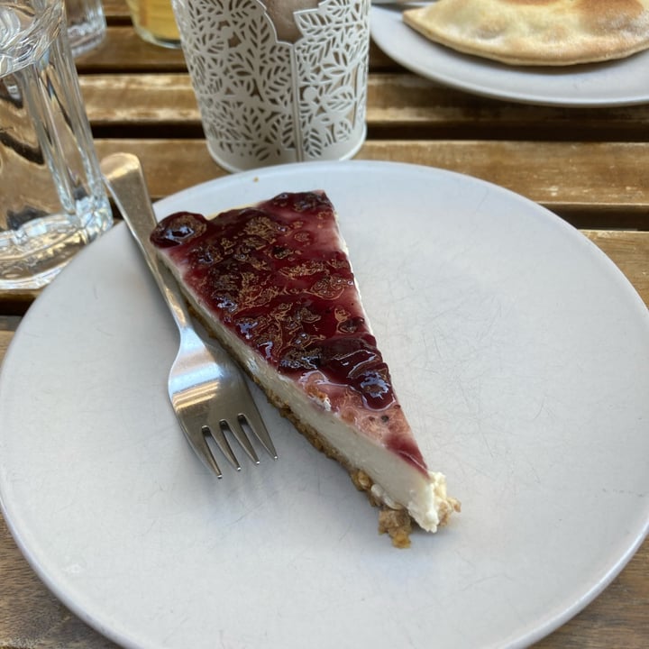 photo of Bohemian Lane Pastelería Vegana Tarta De Queso shared by @veganwildce on  09 Aug 2022 - review
