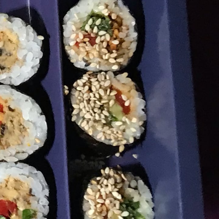 photo of Sushi Vegano- Vicente López (Delivery) Roll Asiatico shared by @nicolerenou on  27 Aug 2022 - review