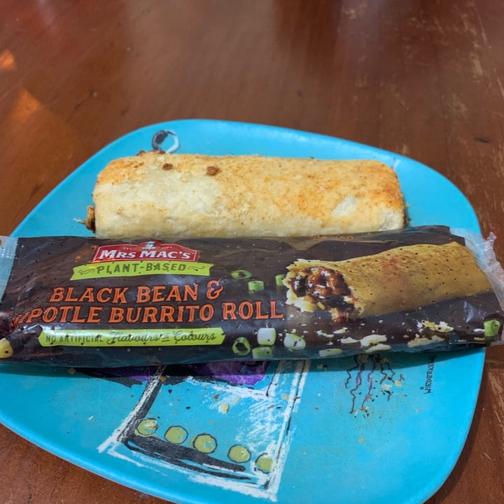 photo of Mrs Mac’s Black Bean & Chipotle Burrito Roll shared by @vejazzy on  18 May 2022 - review