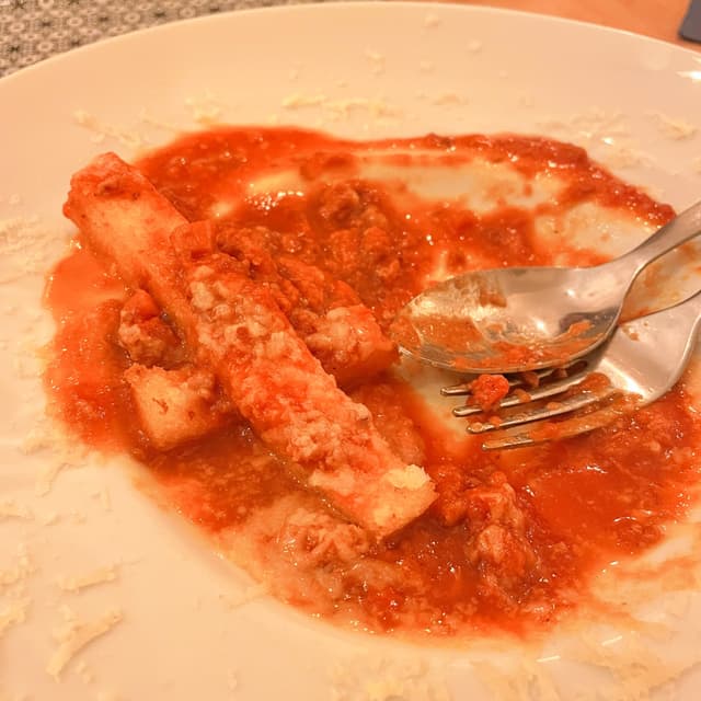 菜肴“Stick di polenta con sugo beyond”的照片