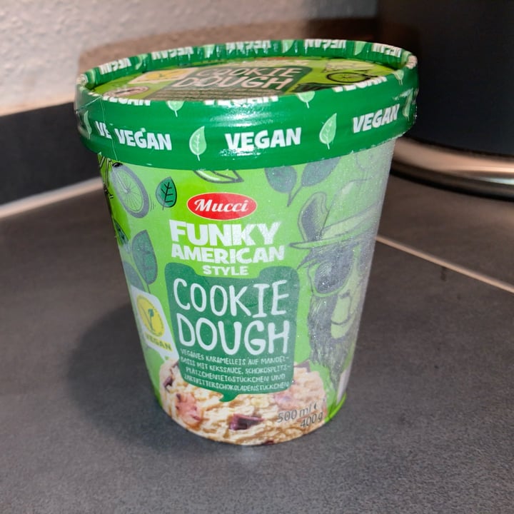photo of Mucci Funky America  Style Cookie Dough Eis shared by @josephineh on  19 May 2022 - review