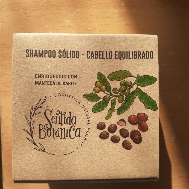 photo of Sentida Botánica Shampoo sólido cabello equilibrado shared by @lalaveg on  04 Sep 2020 - review