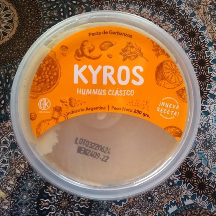 photo of Kyros Hummus clásico shared by @noefracchia on  17 Jul 2022 - review