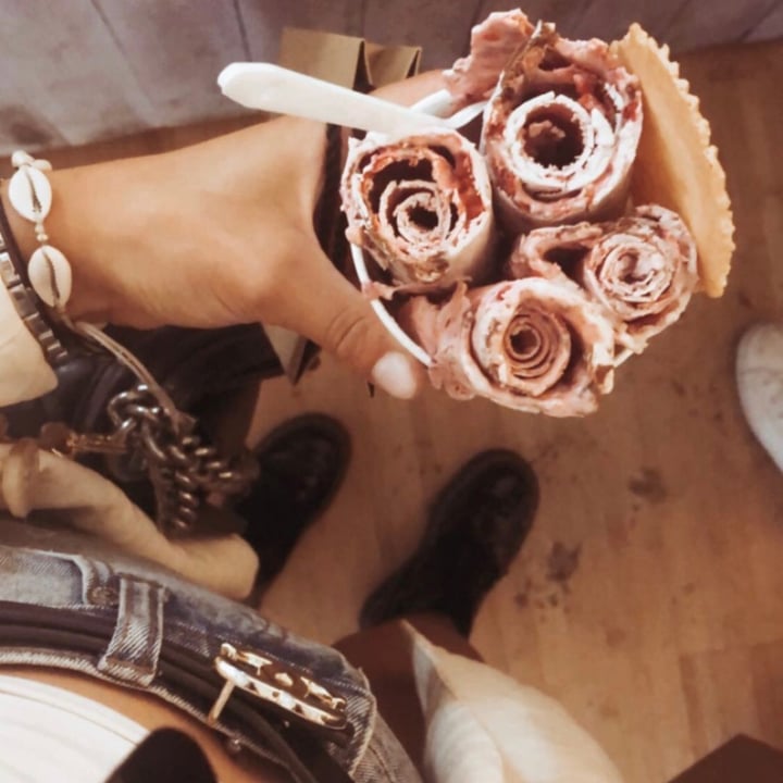photo of Rollacosta Ice Cream Strawberry shared by @vegmen on  29 Jul 2020 - review