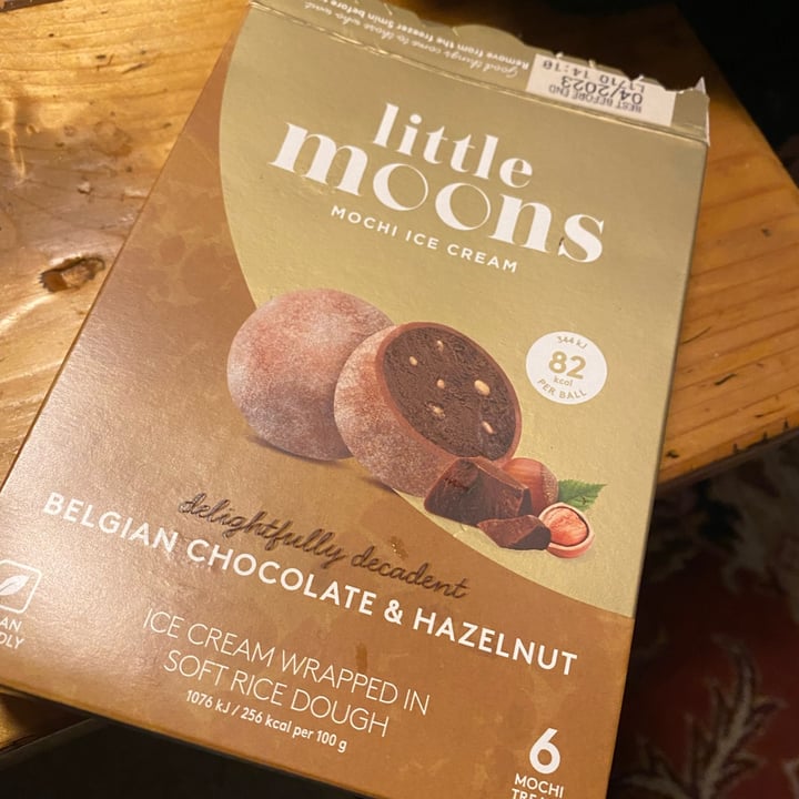 photo of Little Moons Belgian chocolate & hazelnut mochi shared by @emmysea on  19 Jan 2022 - review