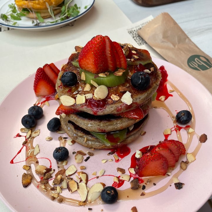 photo of Pura Vida veggie and vegan Pancakes shared by @danielapinzon09 on  20 Feb 2022 - review