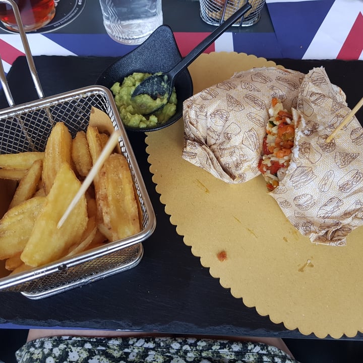 photo of Old England Pub - Pub Birreria Padova Burrito Vegan shared by @diddi on  31 Jul 2022 - review