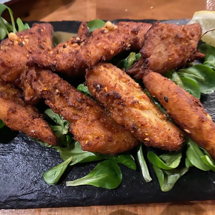 photo of Roots & Rolls Heura Karaage shared by @polliceverde on  10 Mar 2022 - review