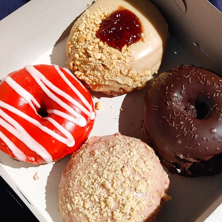 photo of Grumpy & Runt | Little Deli & Donuts Doughnuts shared by @candimcg on  01 Apr 2021 - review