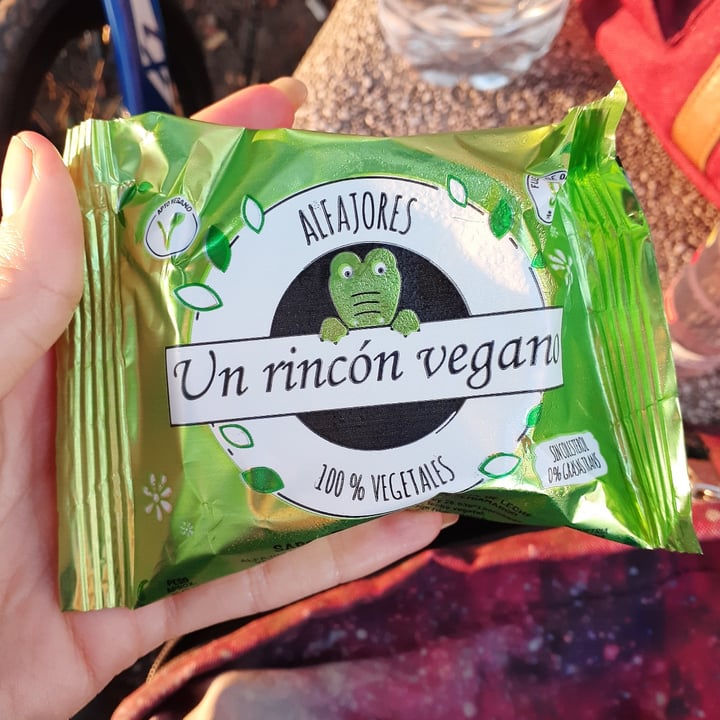 review photo of Un Rincón Vegano Alfajor Banana Split shared by @kukylamarque on 08 Jul 2021 - review
