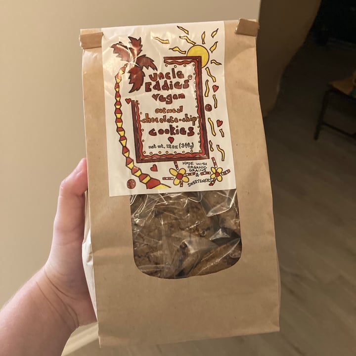 photo of Uncle Eddie’s Vegan Chocolate-Chip Oatmeal Cookies shared by @disney12 on  24 Aug 2021 - review