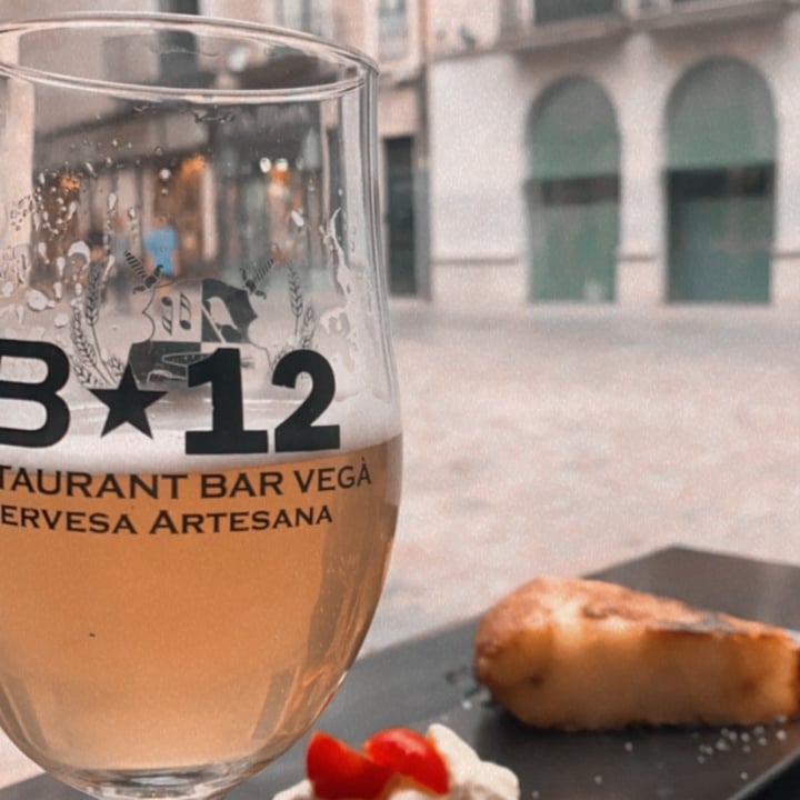 review photo of B-12 Restaurant Bar Vegà Tortilla de Patatas Sin Huevo shared by @taniavg on 29 Jun 2021 - review