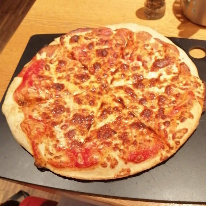 review photo of Pizza Hut Pizza Margarita shared by @perfectdrama on 19 Sep 2020 - review