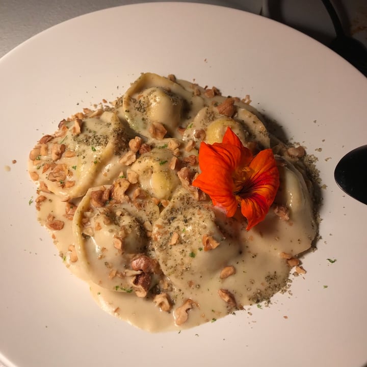 photo of MUDRÁ Plant Based - Madrid Tortellini De Guisantes shared by @cgo98 on  15 Mar 2022 - review