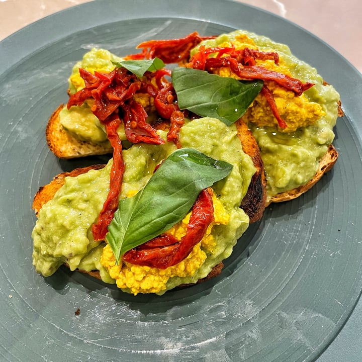photo of Linfa Milano - Eat Different Avocado Toast shared by @giulia722 on  08 May 2022 - review