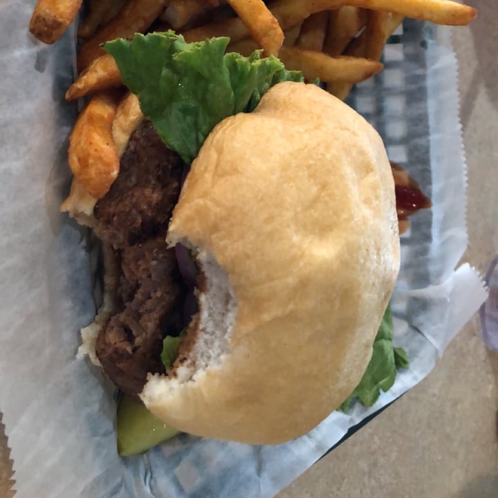 review photo of Squid Lips Beyond burger shared by @sam1m1ller on 01 Jul 2020 - review