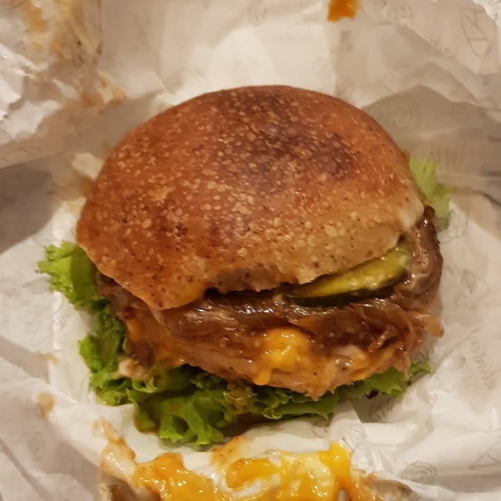 review photo of Primal Foods Vegan Cheese Burger shared by @ifloresm on 23 Aug 2020 - review