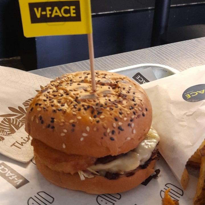 photo of V-Face The Smoke Show Vegan burger shared by @venerableveganvirtue on  12 Jun 2022 - review