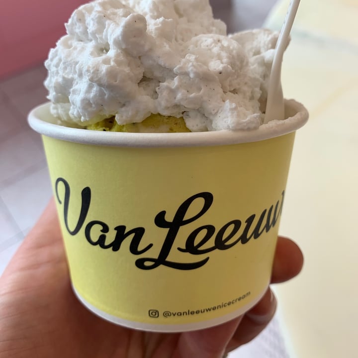 photo of Van Leeuwen Ice Cream Ginger Lemon Poppy Seed Crumble shared by @jleesavegan on  29 Apr 2020 - review