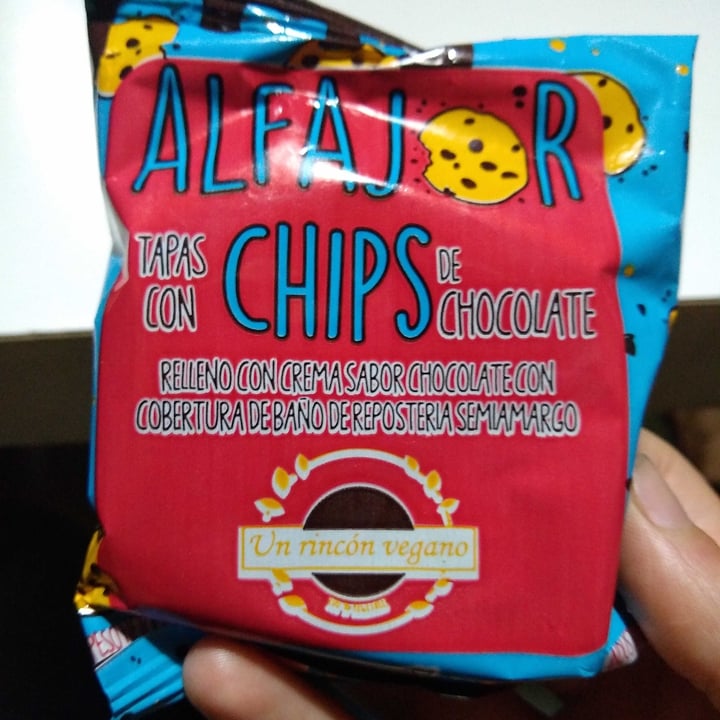 review photo of Un Rincón Vegano Alfajor tapas con chips de chocolate shared by @leonelvonk on 08 Mar 2022 - review