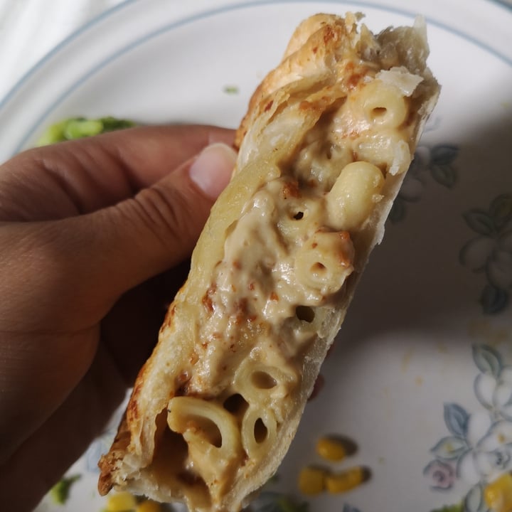 photo of Young Vegans Pie Shop Mac 'N' Cheeze Pie shared by @sweetsoy on  25 Jul 2020 - review