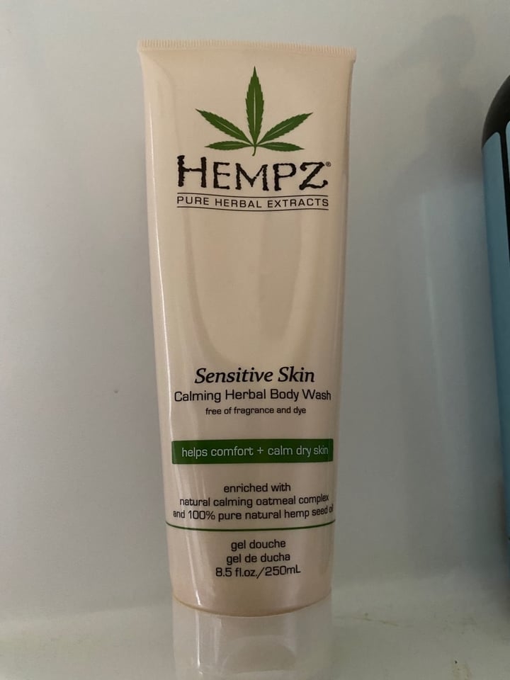 photo of Hempz Hempz Sensitive Skin Body Wash shared by @emmyanmllvr on  02 Apr 2020 - review