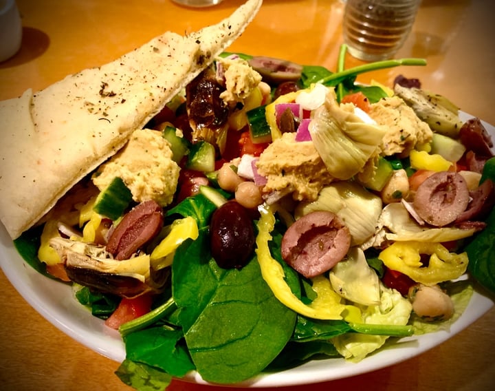 photo of Spinoza’s El Diablo Vegan Chipotle pesto, spicy vegan pepper "cheese"*, vegan chorizo sausage, roasted shallots, bell peppers, black bean and corn salsa shared by @susan57 on  08 Mar 2020 - review