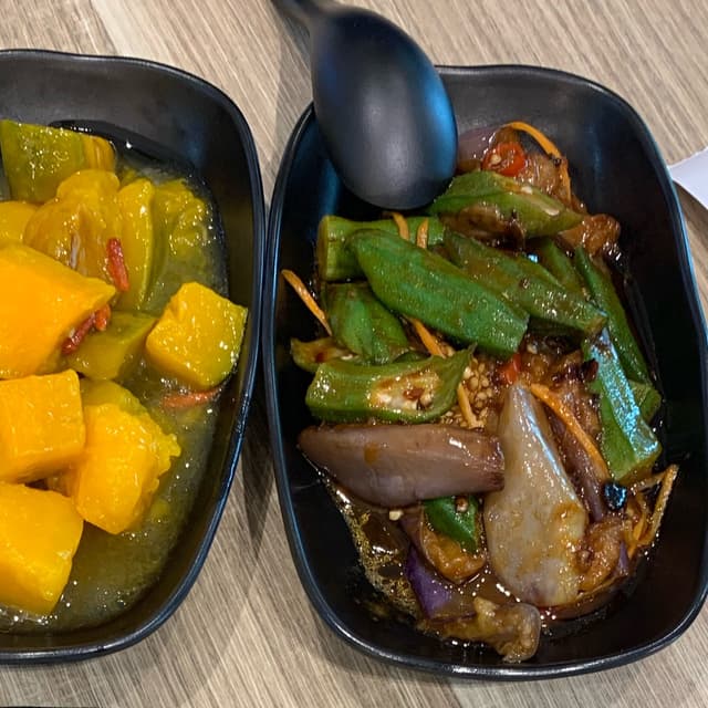 Foto del piatto “Spicy Sweet & Sour Eggplant & Lady Fingers”