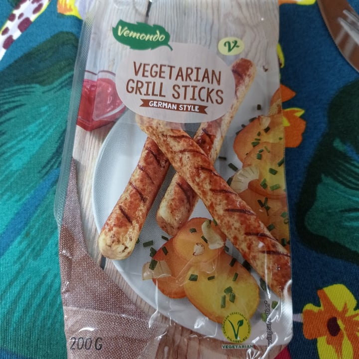 photo of Vemondo vegetarian grill sticks shared by @vaniabarberan on  17 May 2022 - review