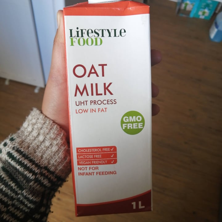 review photo of Lifestyle Food Unsweetened Oat Milk shared by @arlenewildflower on 28 Sep 2020 - review
