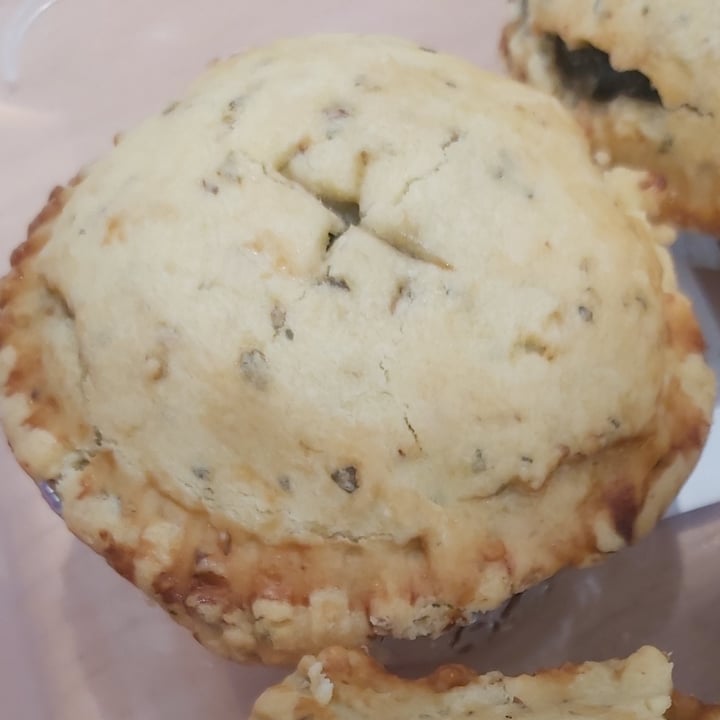 photo of Lilac Oak Mini Mushroom Spinach Cream Pie shared by @huggsbabies on  02 Apr 2022 - review