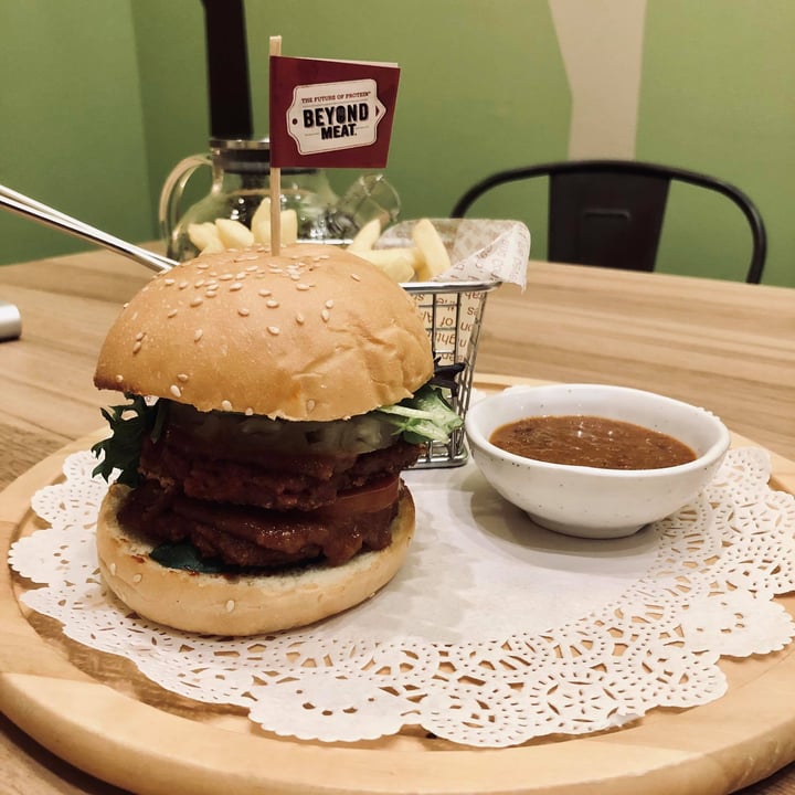 photo of Nature Cafe Spicy Satay Burger (Beyond Burger) shared by @eritakay on  30 Mar 2019 - review