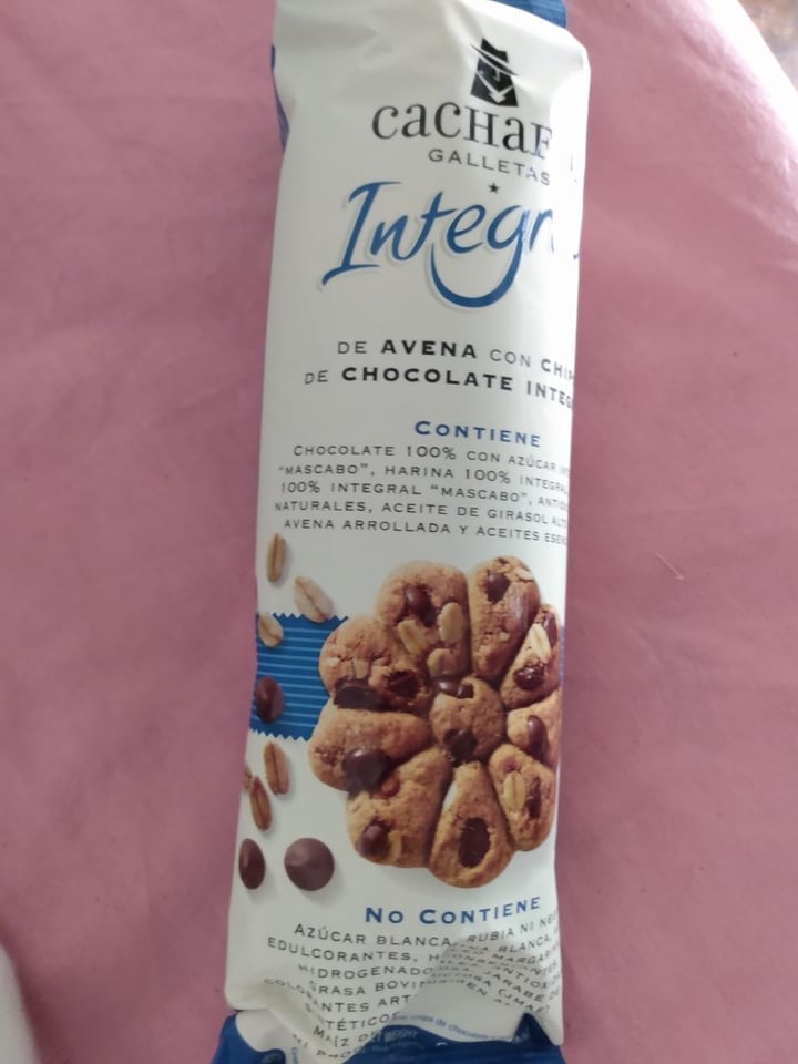 photo of Cachafaz Galletas Integral De Avena Con Chips De Chocolate shared by @vegandraven on  15 Mar 2020 - review