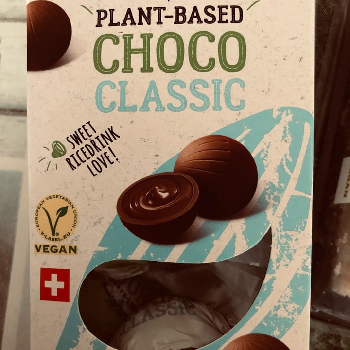 photo of Migros V-Love Plant-Based Choco Balls Classic shared by @cinzia81 on  15 Feb 2022 - review