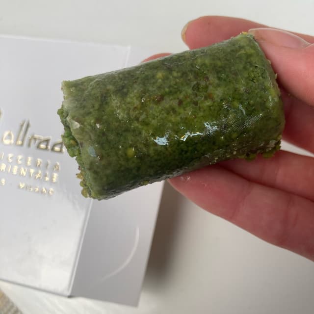 Foto del plato “dolce al 90% pistacchio”