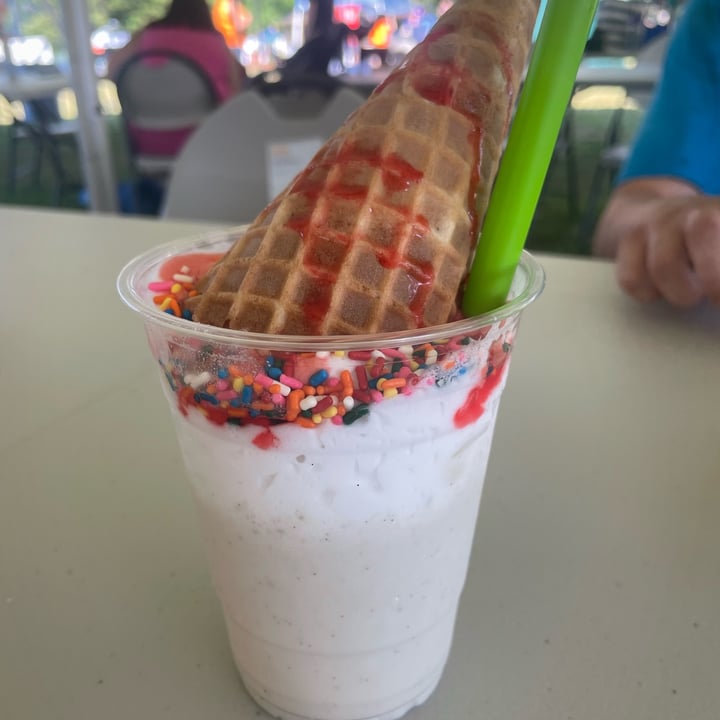 review photo of Soulfully Vegan - Food Truck birthday cake shake shared by @choliebot on 25 Jun 2022 - review