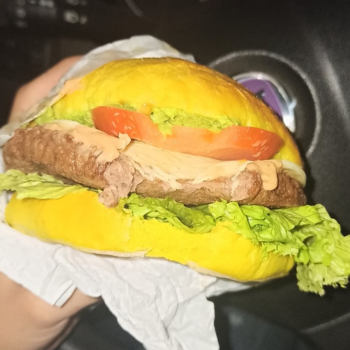 photo of Autogrill Campiolo Ovest WOW BURGER shared by @savisara8 on  12 Mar 2022 - review