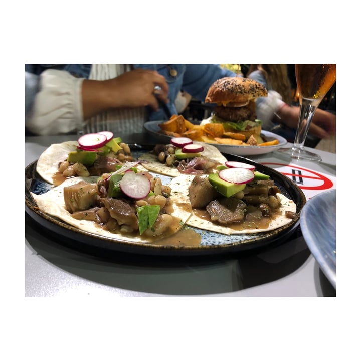 photo of Petiscos Gastrobar Tacos vexetais shared by @myveglife on  29 Aug 2021 - review