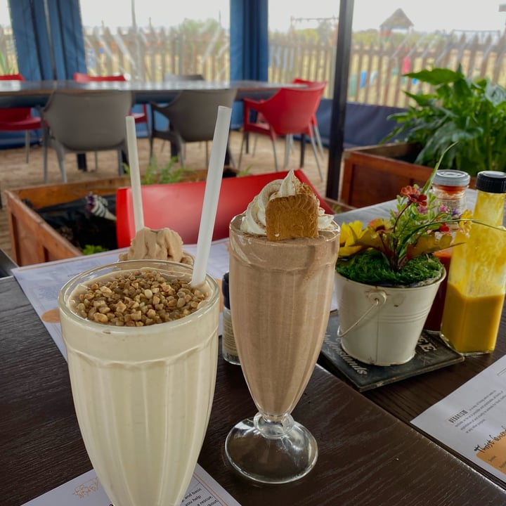 photo of Asher's Corner Cafe @ Ashers Farm Sanctuary Mylk Tart Shake shared by @kerry-annewiid on  31 Aug 2022 - review