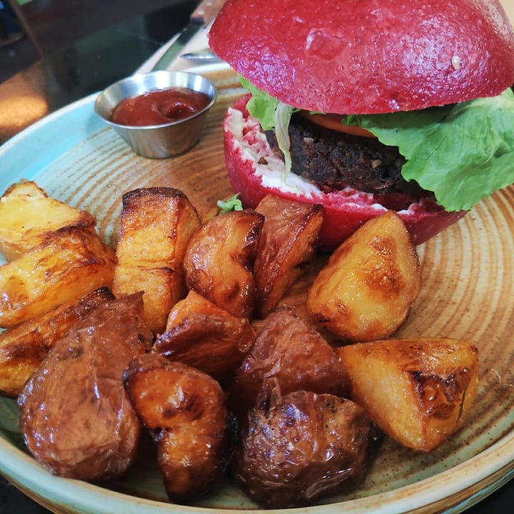 photo of Meshek Barzilay Burger shared by @ricardo535 on  26 Aug 2020 - review