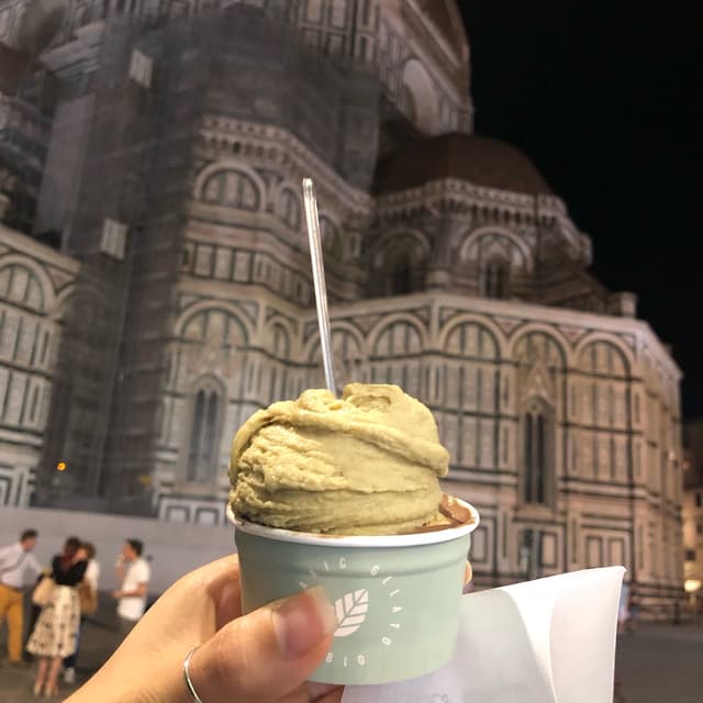Photo of the dish “bacio e pistacchio”